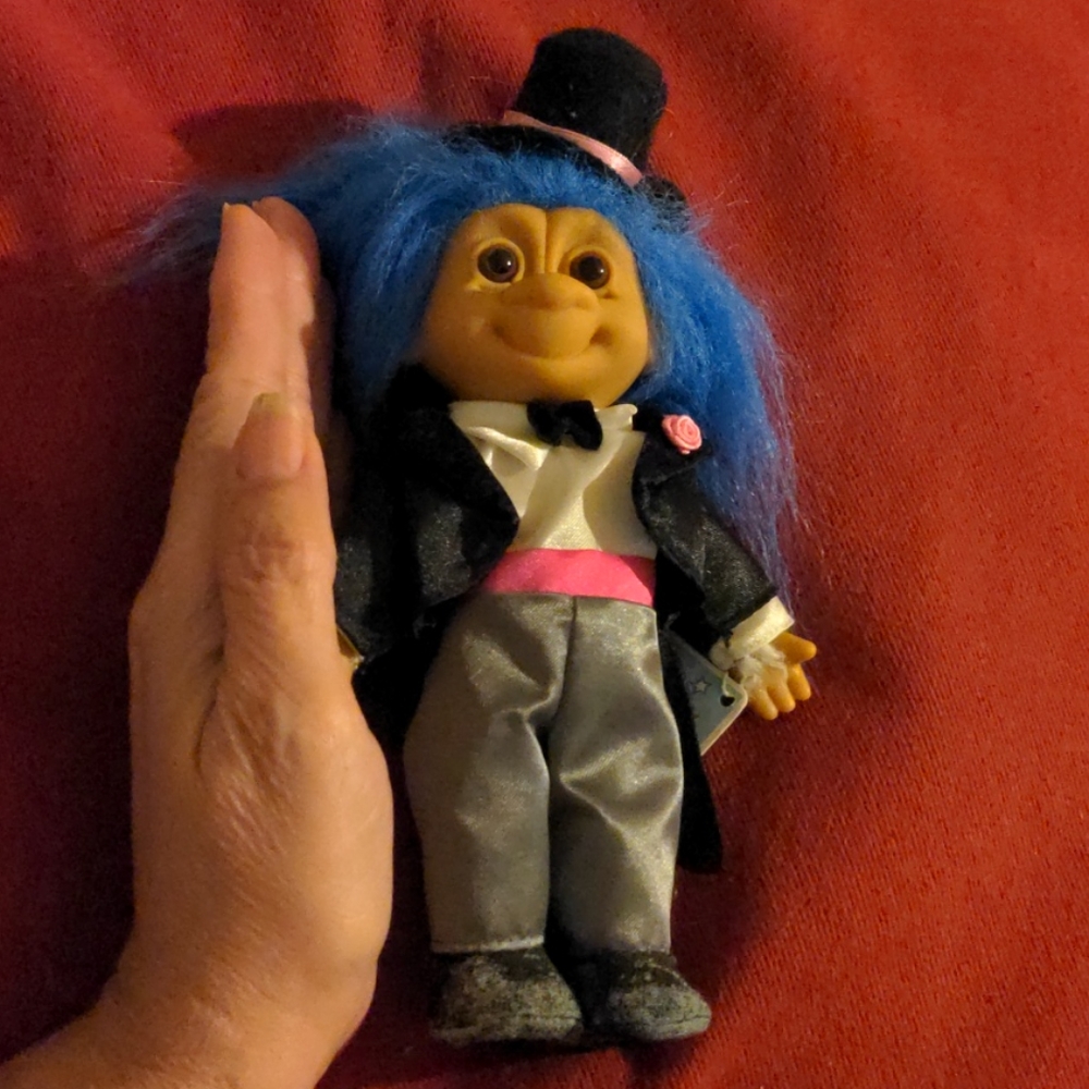 Dolls - Picture 3 of 9